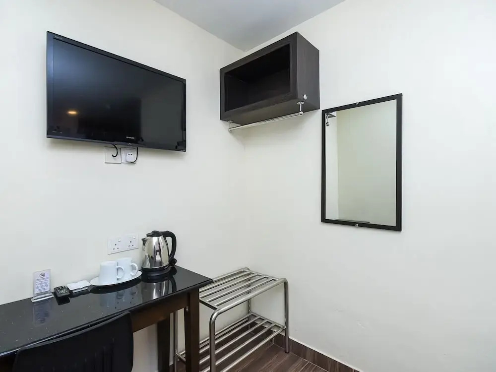 98inn by OYO Rooms