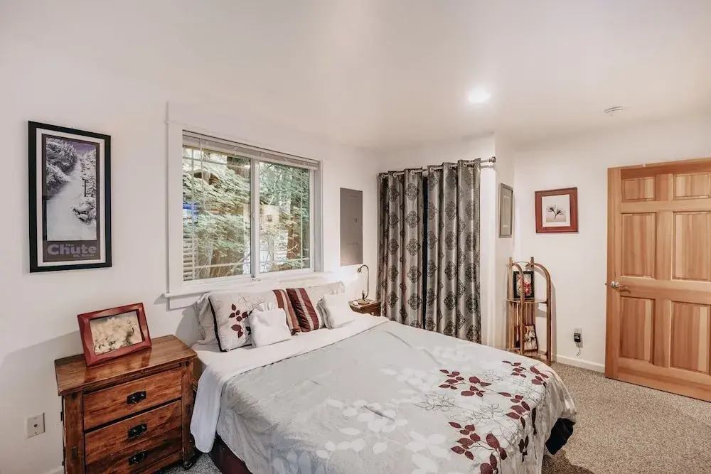 01sl - Hot Tub - Pet Friendly - Bbq - Sleeps 8 3 Bedroom Home by RedAwning