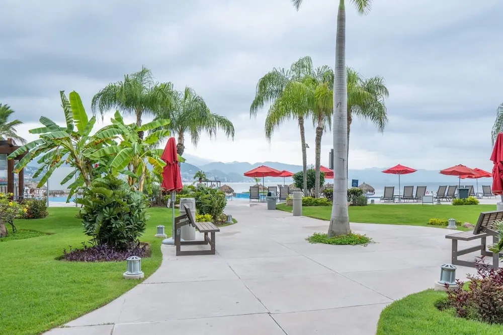 Ocean Front Condo 1 Bedroom 3 Beds 2 Bathrooms