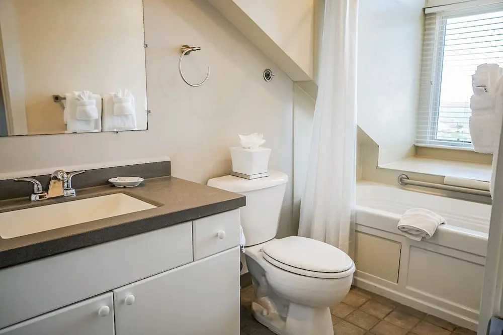 Oceancliff Resort I & II