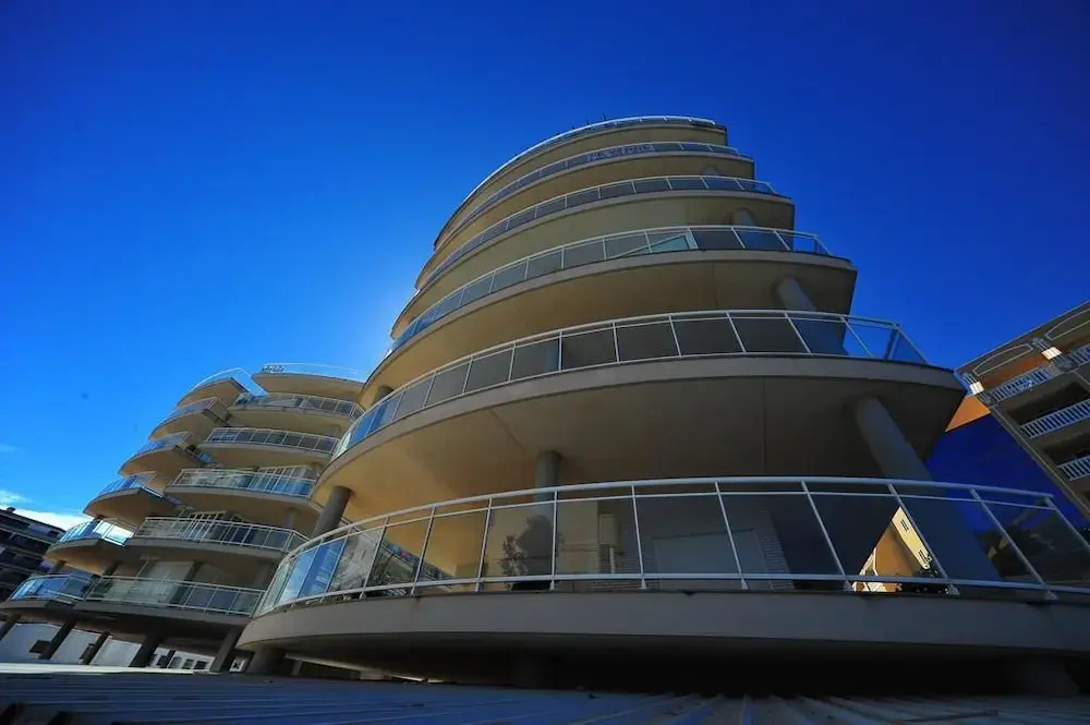 Agora Apartamentos La Volta II