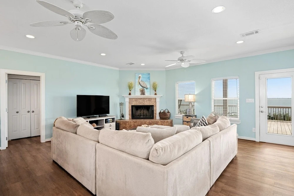 The Peach Pelican 3 Bedroom Home by RedAwning
