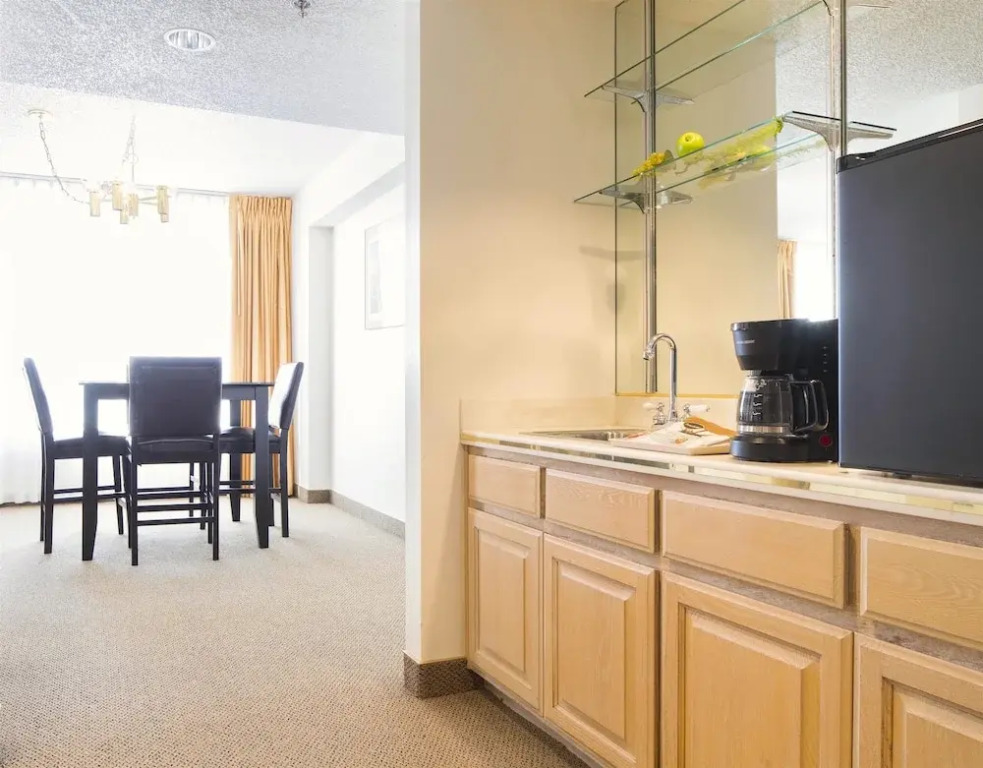 New Gardena Hotel