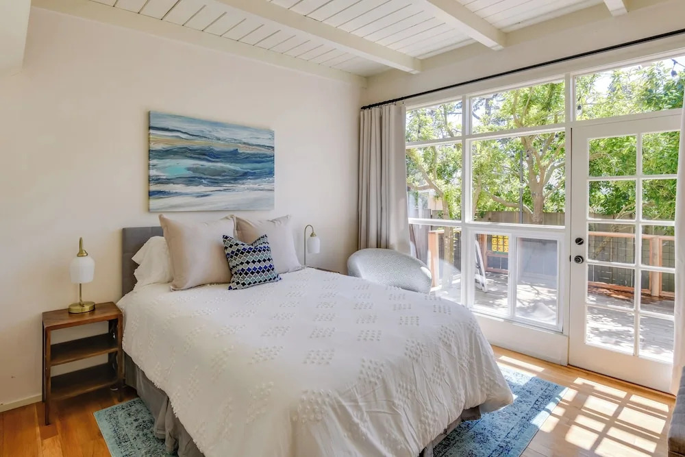Vacation Rental Home ~ 1 Mi to Carmel Beach!