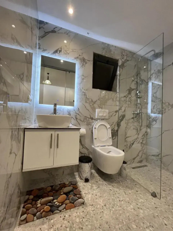 Biraci Residence