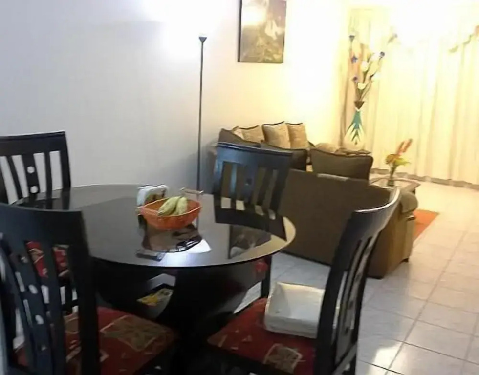 Angelicas House 2BR Near Airport Terrace WiFi