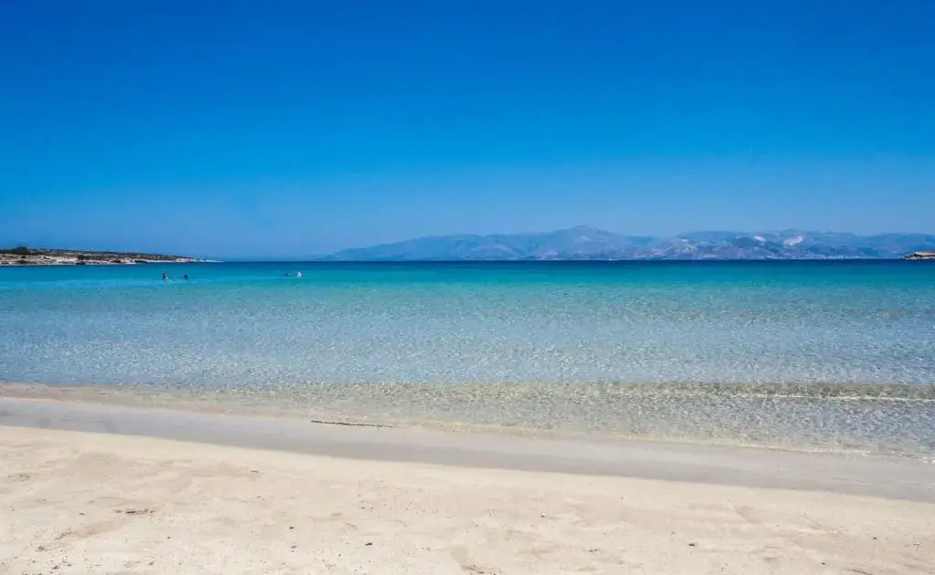 White Rooms Paros