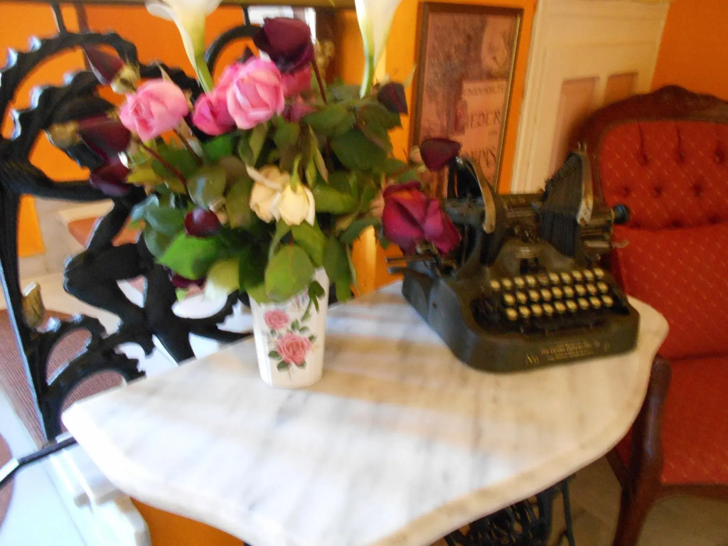 Byron Traditional Hotel