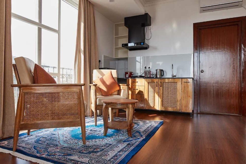 Luminous Apartments & Suites