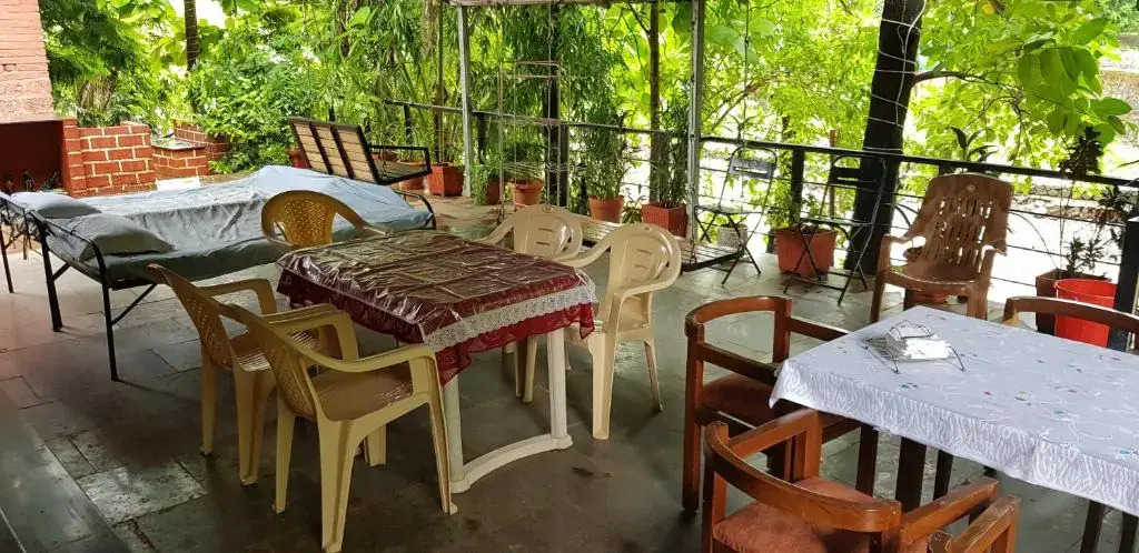 The Rippling Edge - River front property