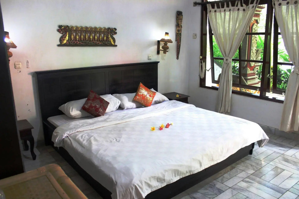 Anom Beach Hotel