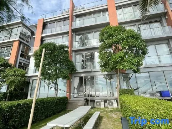 Sandbox Beachfront Villa 1
