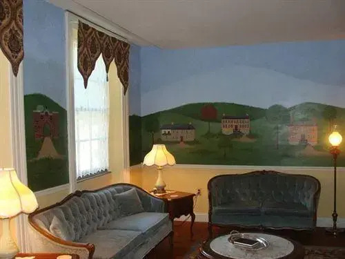 The Tillie Pierce House Inn