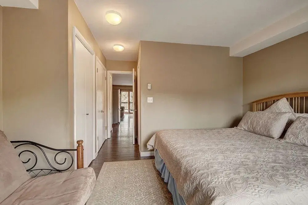 2964 Key  1 Bedroom Condo by RedAwning