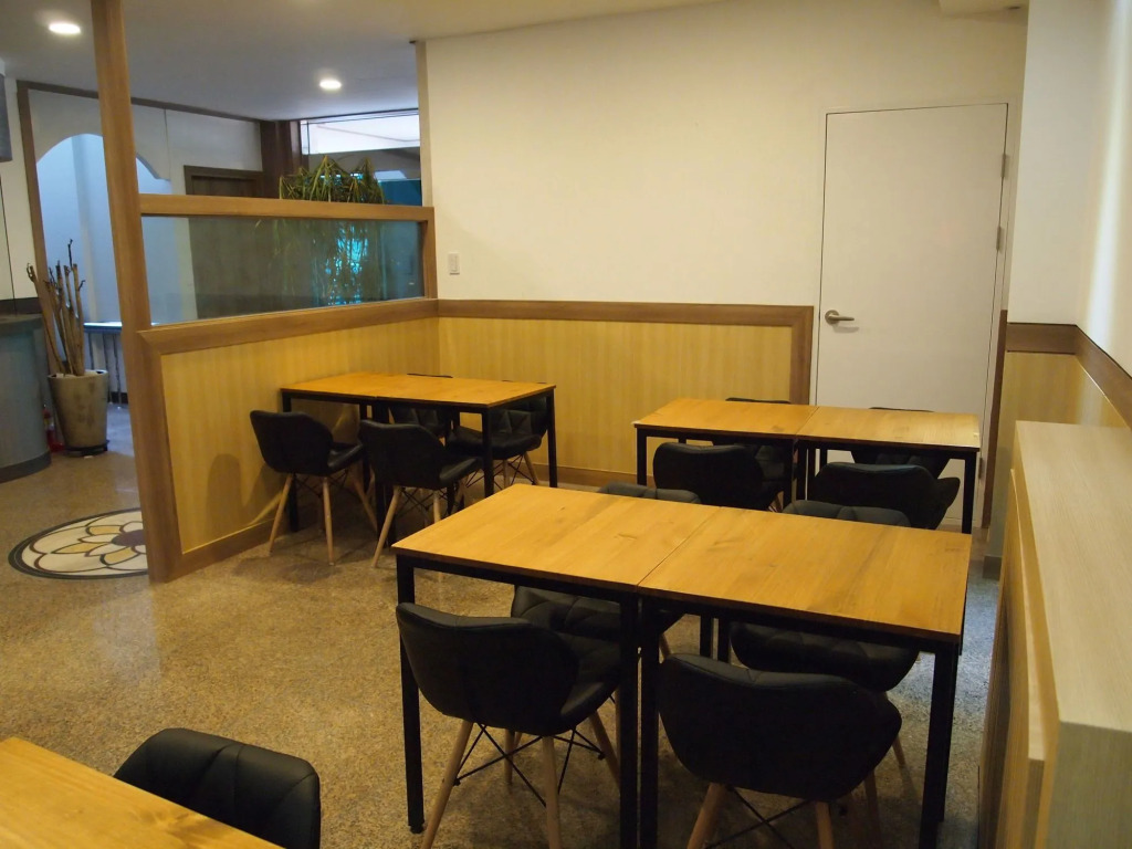 Traum Hotel & Condo