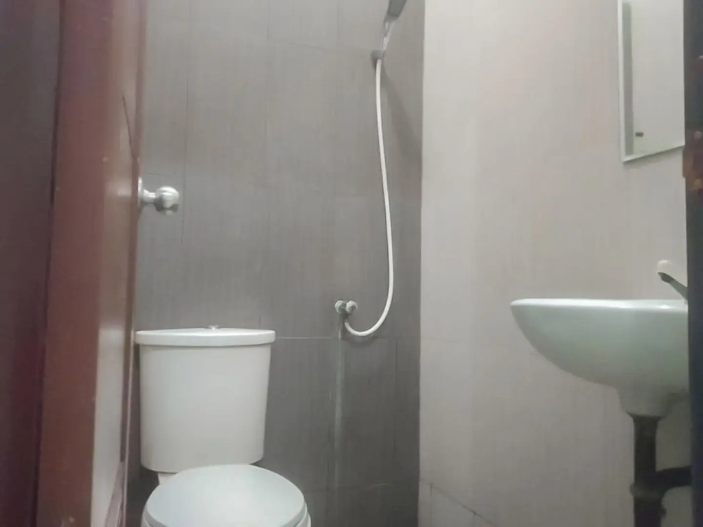 Colombus Residence Karawang Mitra RedDoorz