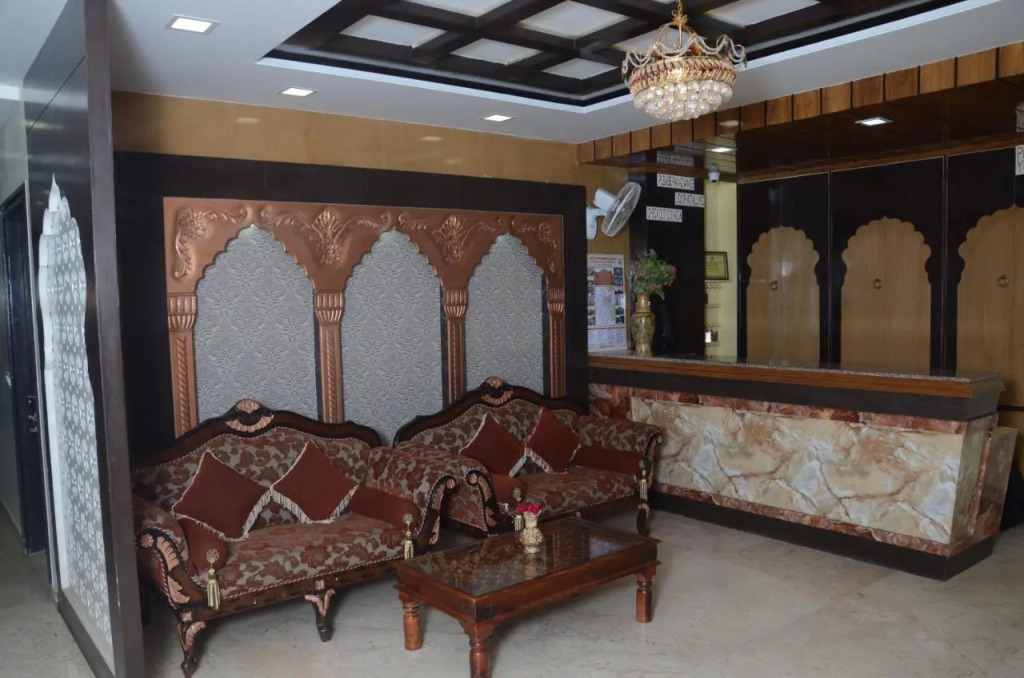 Hotel Grande Residency