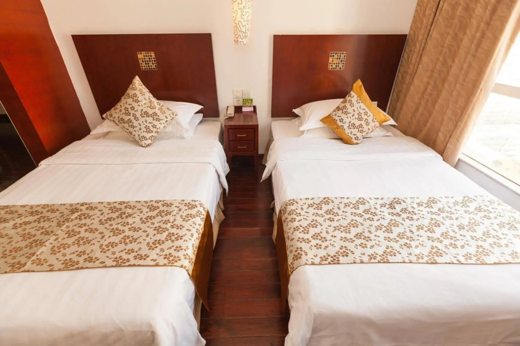 Chicago Suites International Hotel