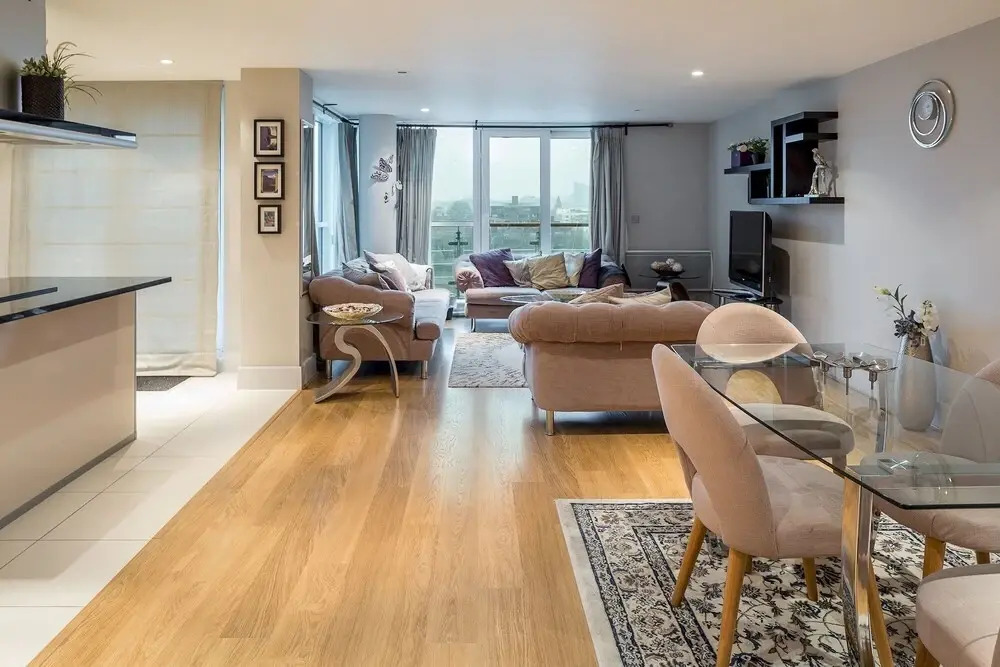 Full River View 3-bedroom Very Large Flat