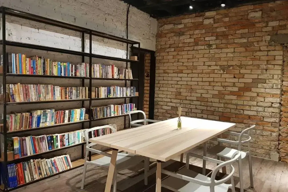 Books & Beds
