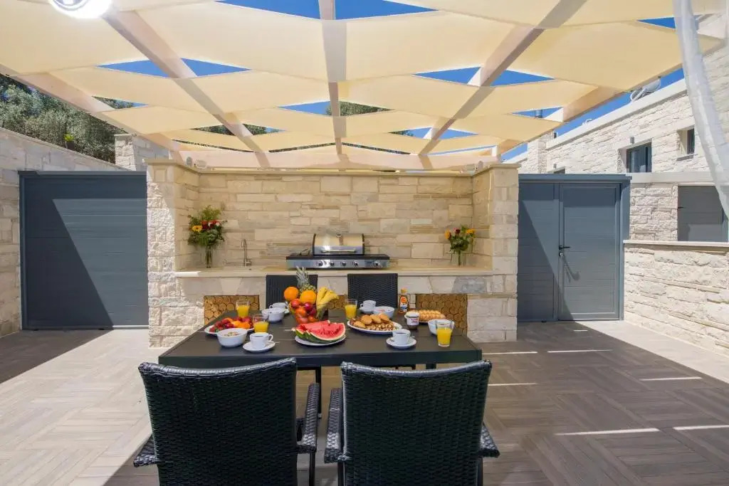 TWINS HOME LUXURY SUITES