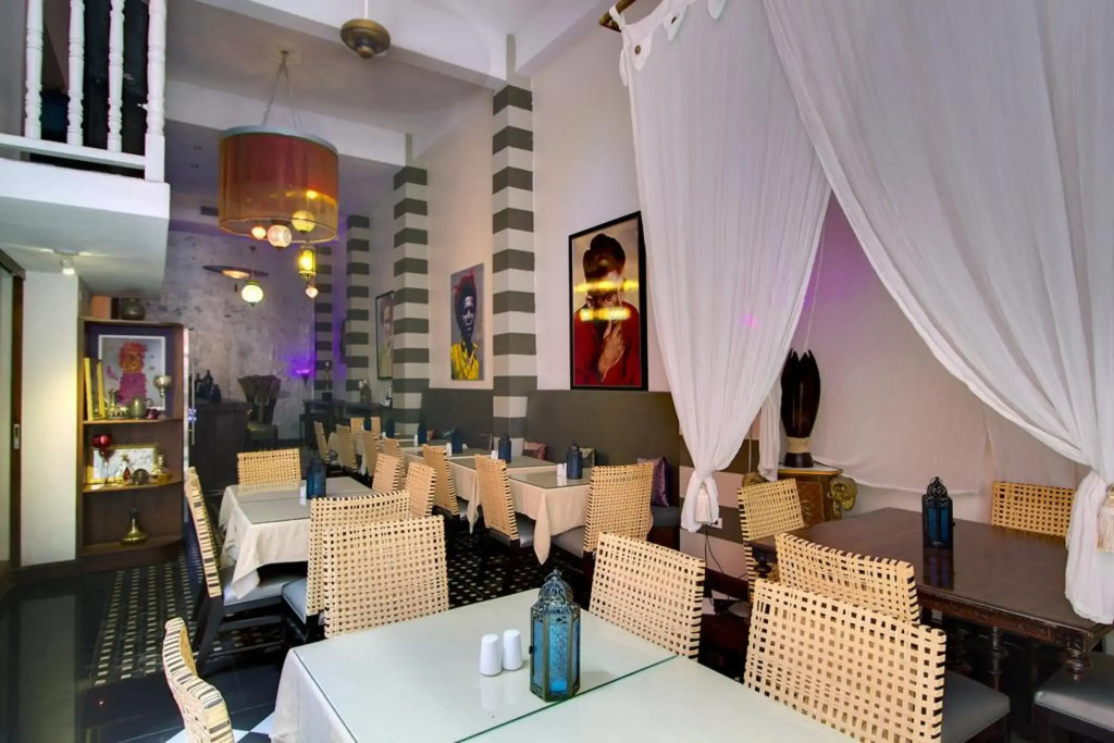 CasaBlanca Hotel