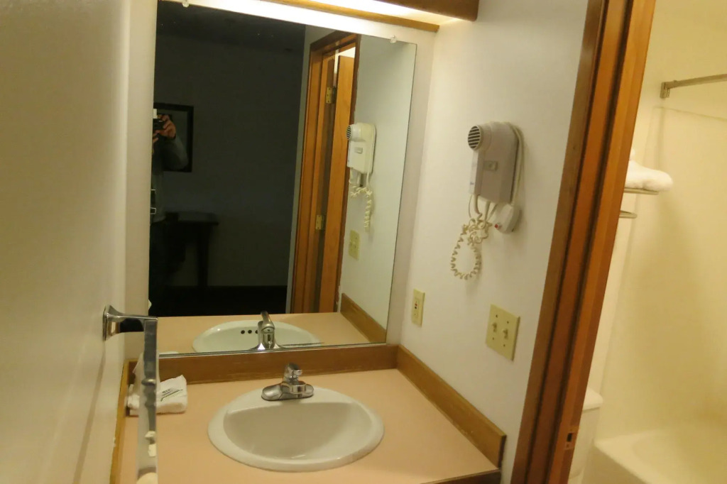 Bay City Inn