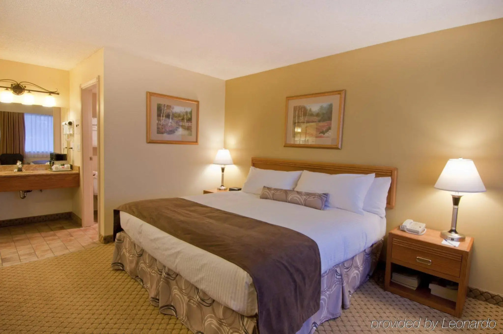 Best Western PLUS Burnaby Hotel