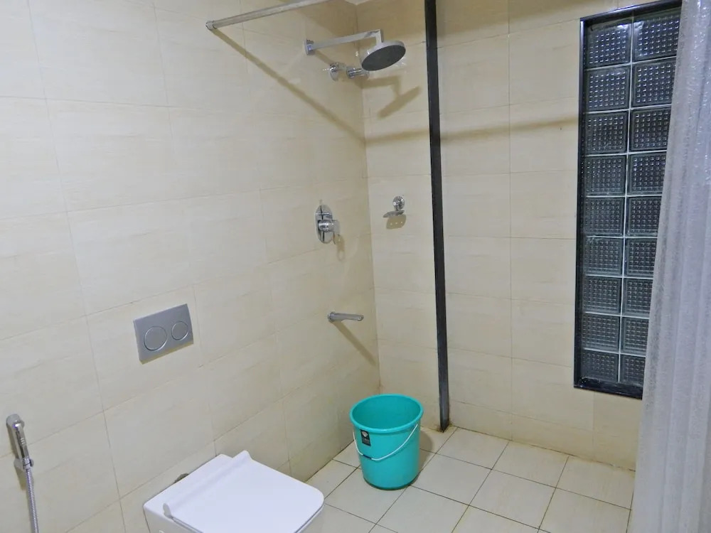 Hotel Aadhi