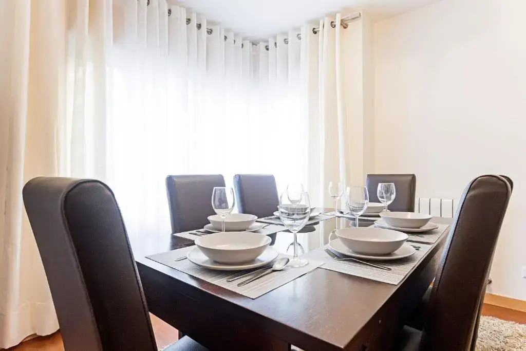 2BR Flat by Metro w/ Free Parking by LovelyStay