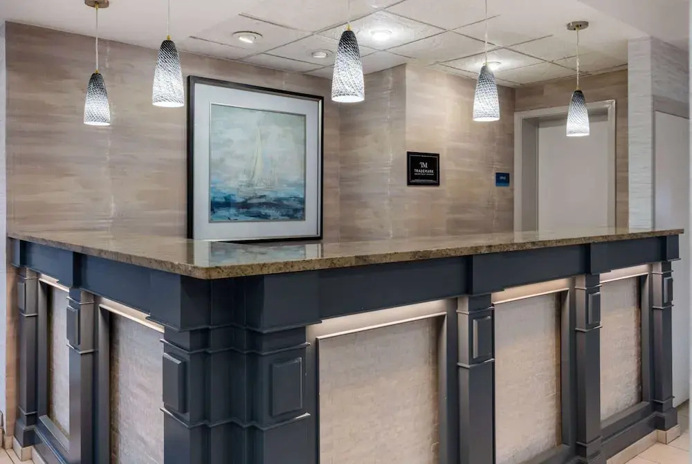 Best Western PLUS - Grand Stand Inn & Suites