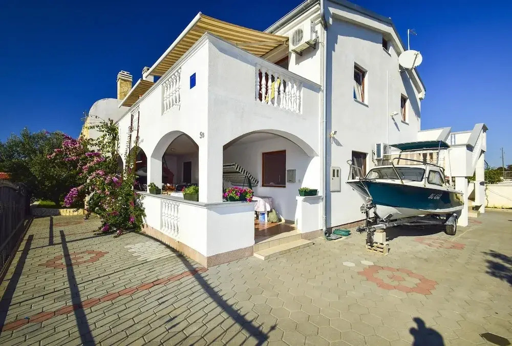 Apartments Lela Drage