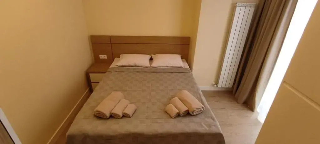 Evdo Apartments F4 Wooden Room