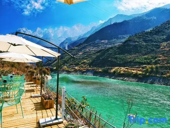 Lulin Mountain Villa Homestay (Shangri-La Tiger Leaping Gorge Scenic Area Branch)