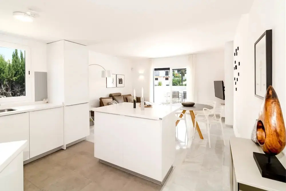 Ivy4- Modern 2 Bedroom Duplex Close To Beach