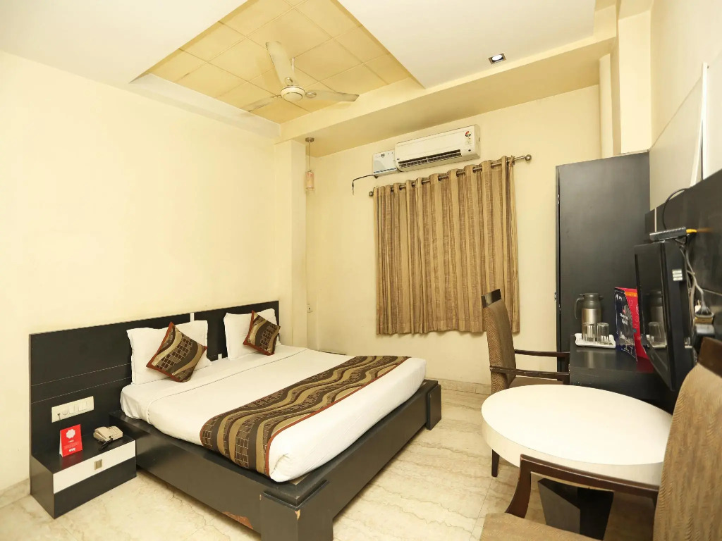 OYO 1671 Hotel Sundaram