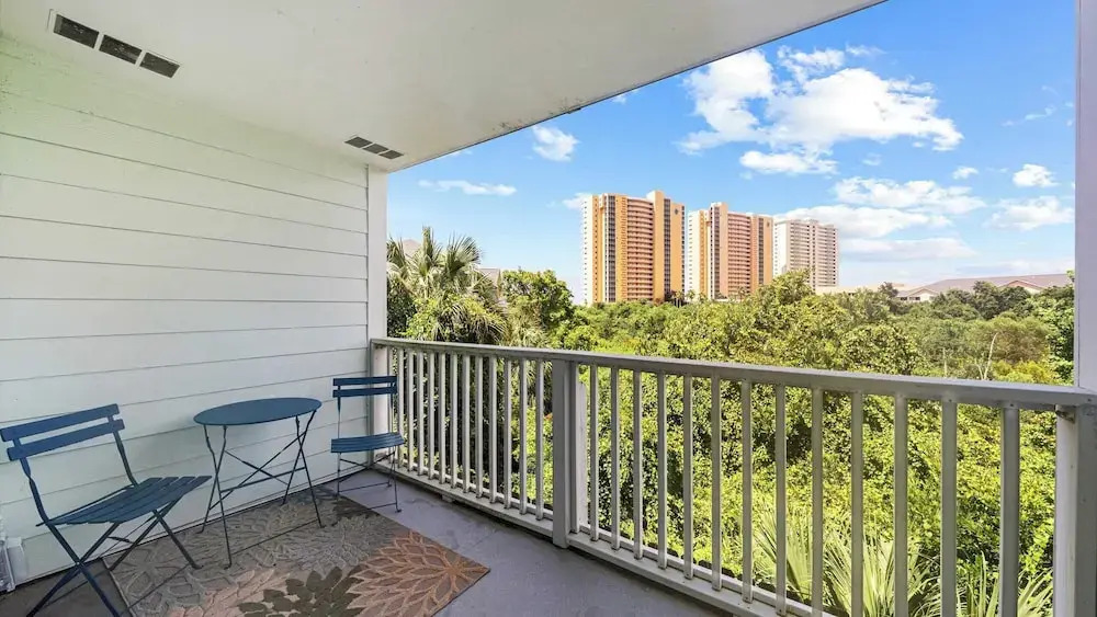 Gulf Walk by Avantstay West End Coastal Escape Renovated 1BR Condo Shared Pool & Beach Access