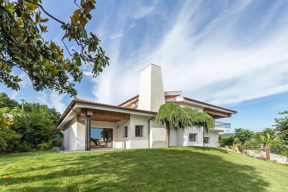 6-bed House - Sleeps 12 - Pool, Bbq, Pool Table