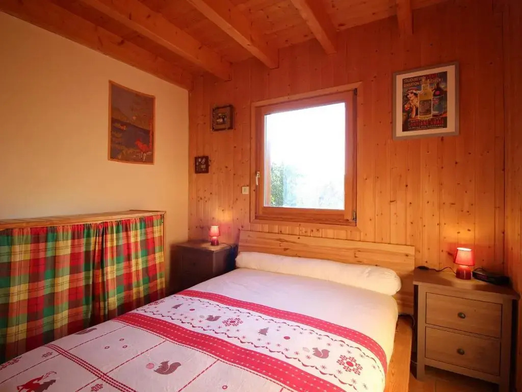 Chalet spacieux avec parking et WiFi au Mont Dore - FR-1-608-106