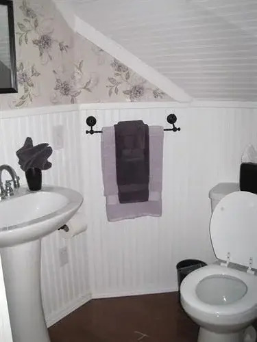The Albee Farm Bed & Breakfast