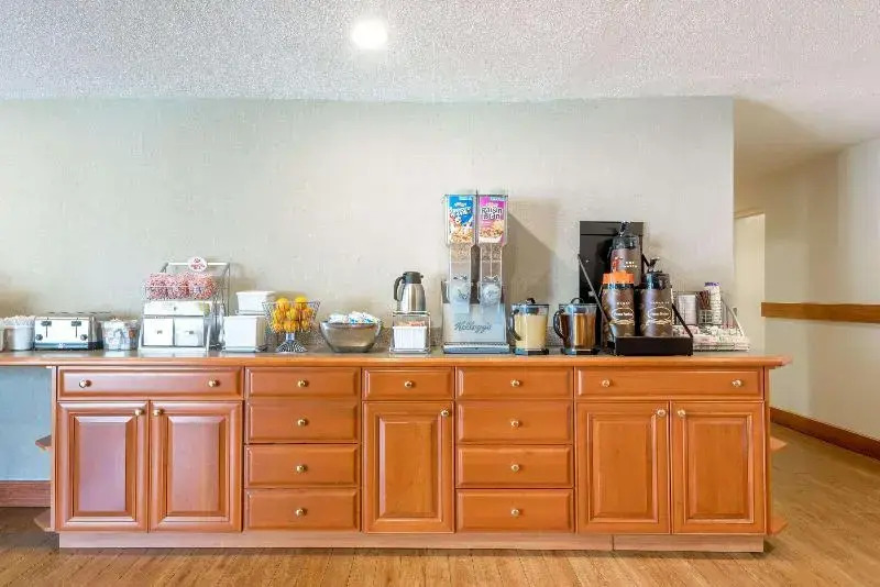 Super 8 by Wyndham Watertown/Cambridge/Boston Area