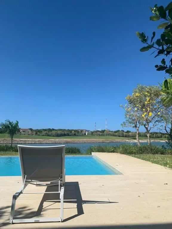 7-bedroom Mansion With Amazing Lake and Golf View in Luxury Beach Resort