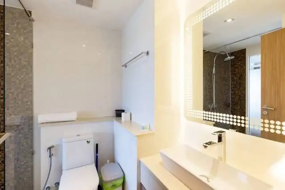 Nam Talay Jomtien Beach - Rooftop Ocean View - Close to Beach, Pool & Gym