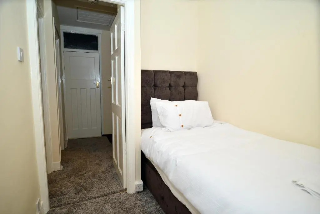3 Bedroom London Home