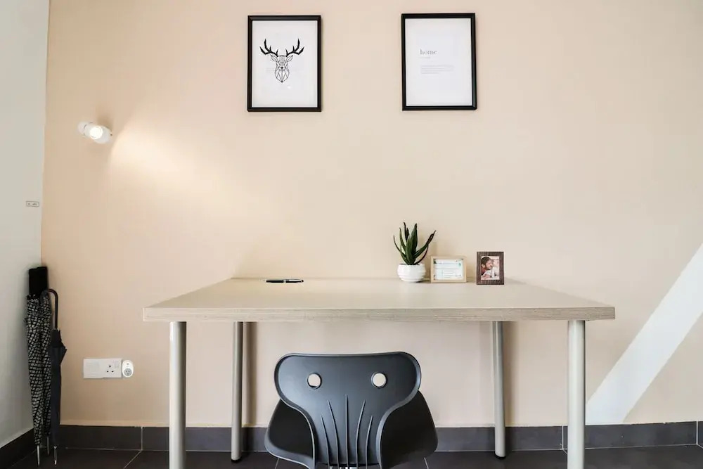 Victoria Home Sentrio Suites