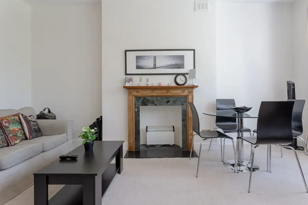 Homely 2 Bedroom Apartment in Earl's Court