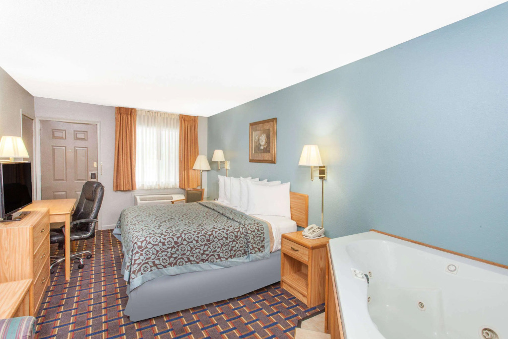 Days Inn by Wyndham Farmer City