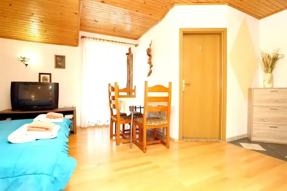 Apartment With 2 Bedrooms in Izola, With Furnished Terrace and Wifi Near the Beach