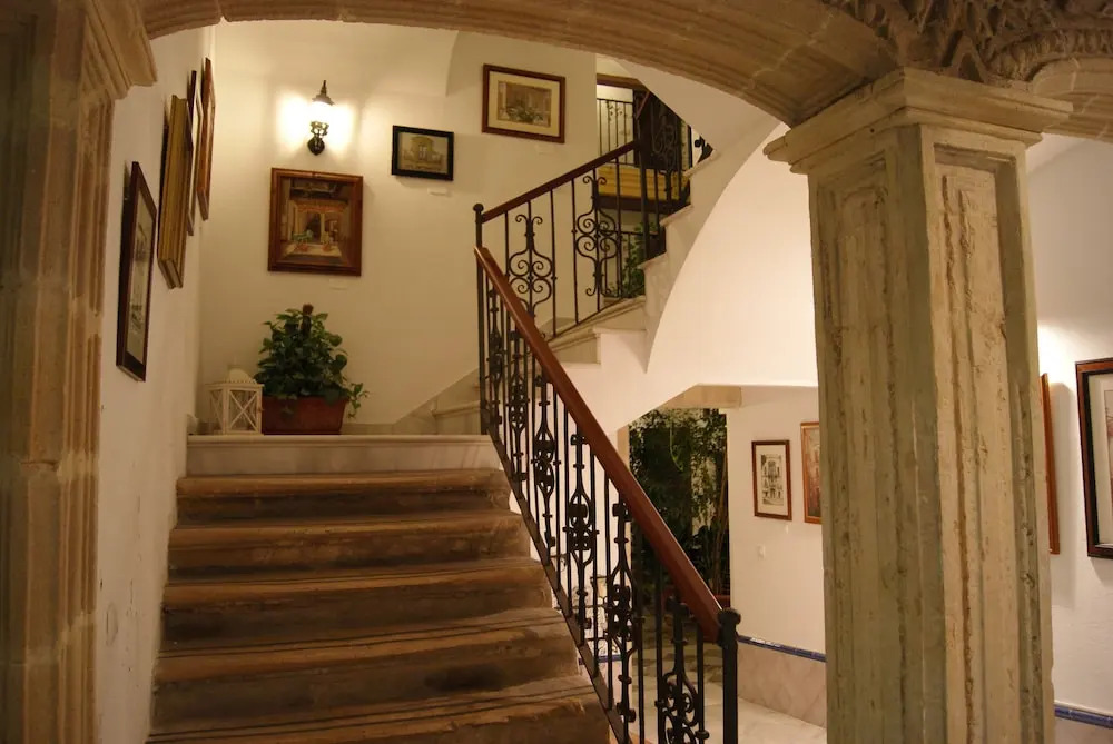 Casa Palacio de los Leones