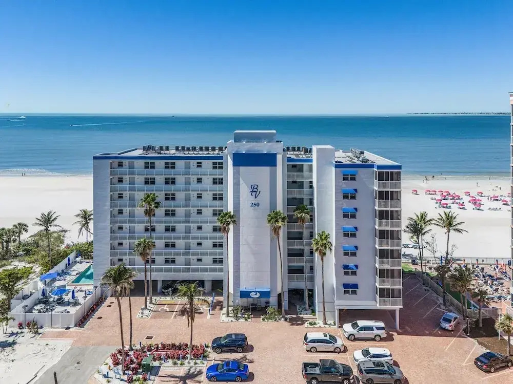 Beach Villas 706 Top-floor Condo W/ Gulf Views, Pool 2 Bedroom Condo
